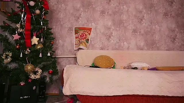 Snapshot of Evelively chatting on 12.29.24 Evelively online show from 12.29.24