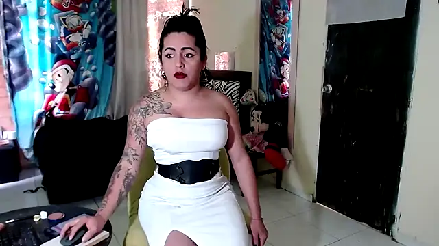 Sashaferrari2000 online show from 10.31.25