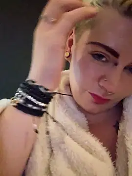 PinkTheHawk online show from 11.18.25