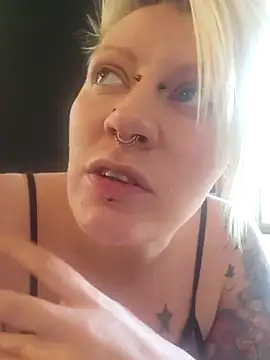 PinkTheHawk online show from 12.04.25