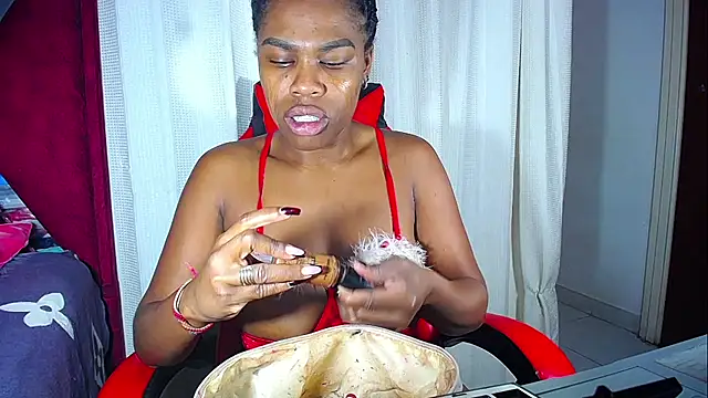 Snapshot of DanisaBrown chatting on 12.18.25 DanisaBrown online show from 12.18.25