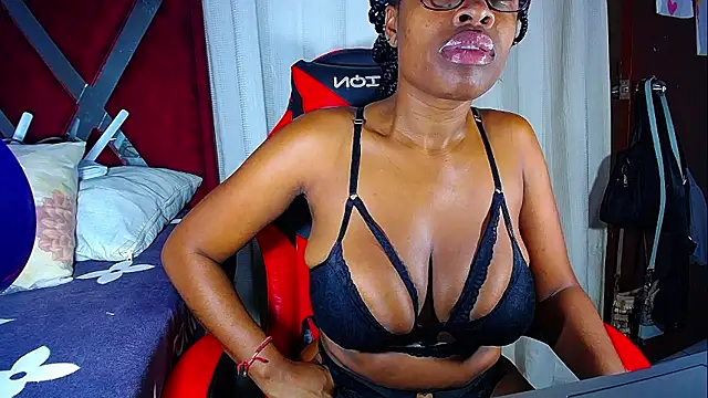 Snapshot of DanisaBrown chatting on 01.06.26 DanisaBrown online show from 01.06.26