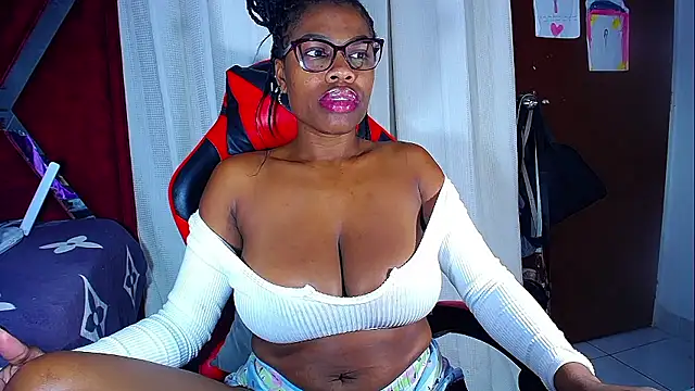 Snapshot of DanisaBrown chatting on 01.07.26 DanisaBrown online show from 01.07.26