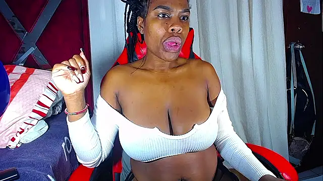 Snapshot of DanisaBrown chatting on 01.10.26 DanisaBrown online show from 01.10.26