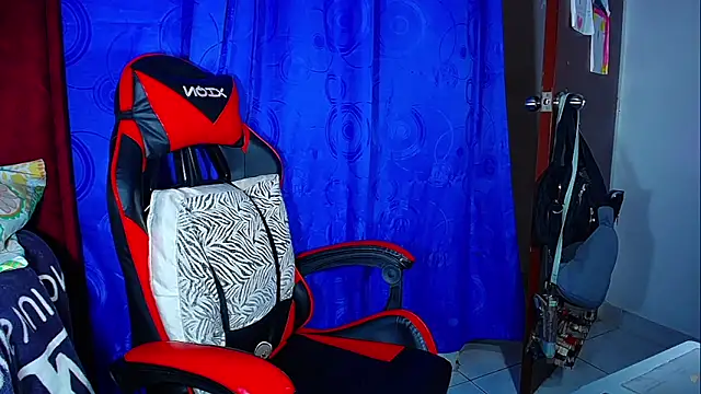 Snapshot of DanisaBrown chatting on 02.12.26 DanisaBrown online show from 02.12.26