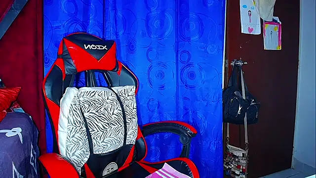 Snapshot of DanisaBrown chatting on 02.14.26 DanisaBrown online show from 02.14.26