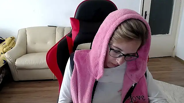 SexxyLety online show from 09.27.25