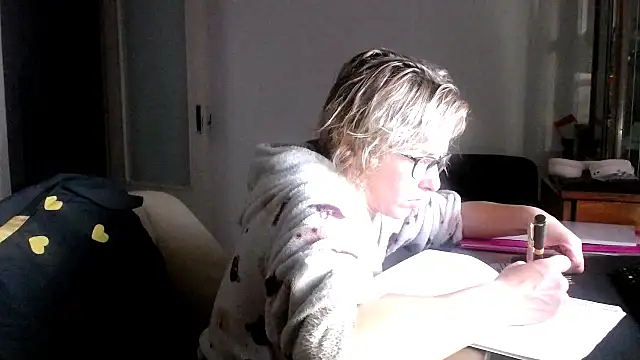 SexxyLety online show from 11.21.25