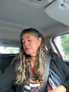 Snapshot of emma_tour chatting on 10.30.25 emma tour online show from 10.30.25