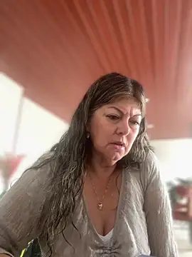 Snapshot of emma_tour chatting on 11.04.25 emma tour online show from 11.04.25