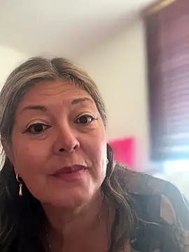 Snapshot of emma_tour chatting on 11.11.25 emma tour online show from 11.11.25