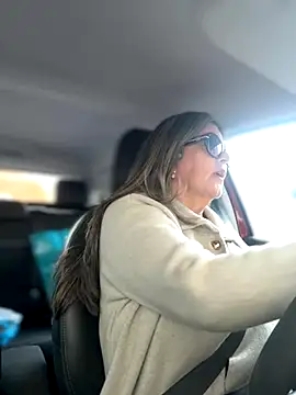 Snapshot of emma_tour chatting on 11.13.25 emma tour online show from 11.13.25