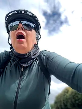 Snapshot of emma_tour chatting on 11.14.25 emma tour online show from 11.14.25