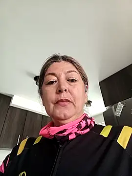 Snapshot of emma_tour chatting on 11.26.25 emma tour online show from 11.26.25