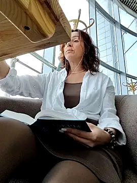 EvaXOAir online show from 10.02.25