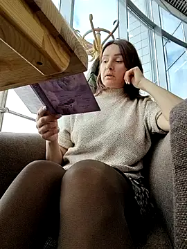 Snapshot of EvaXOAir chatting on 11.18.25 EvaXOAir online show from 11.18.25