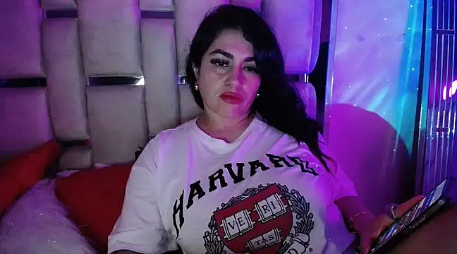 chelaqueen  online show from 03.15.25