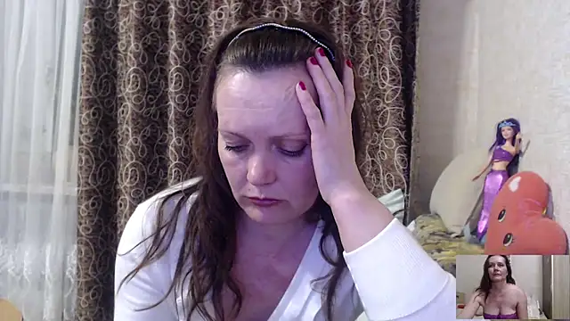 Snapshot of SheLion chatting on 03.15.26 SheLion online show from 03.15.26