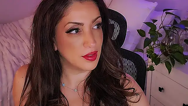 Wonderful Woman online show from 05.17.26