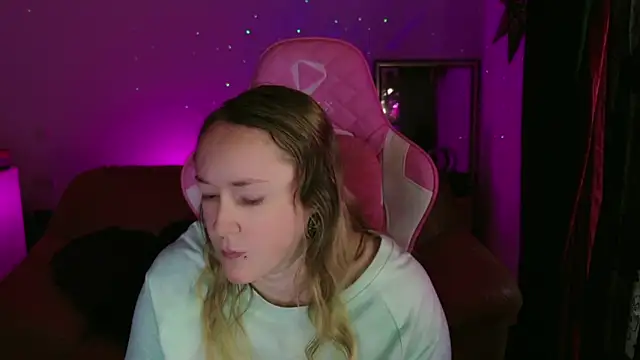 kisicaxx online show from 01.23.25