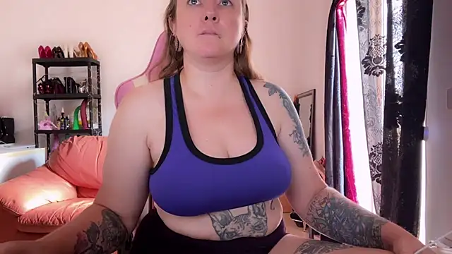 kisicaxx online show from 09.18.25