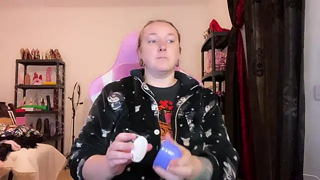 kisicaxx online show from 01.14.26