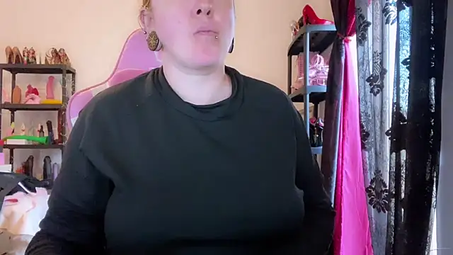 Snapshot of kisicaxx chatting on 02.08.26 kisicaxx online show from 02.08.26