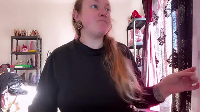 Snapshot of kisicaxx chatting on 02.19.26 kisicaxx online show from 02.19.26