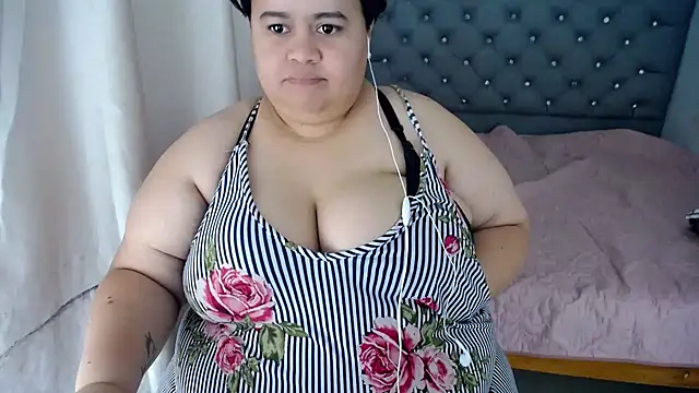 hotlesby4uxxx online show from 12.18.24