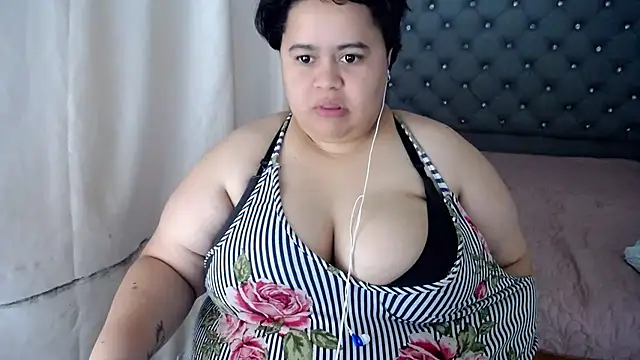 hotlesby4uxxx online show from 12.28.24