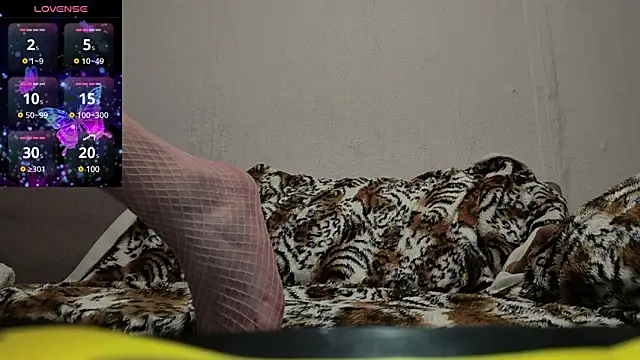 Snapshot of kimberjames84 chatting on 03.19.25 kimberjames84 online show from 03.19.25