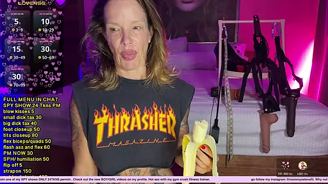 mommyselenafit  online show from 11.09.25