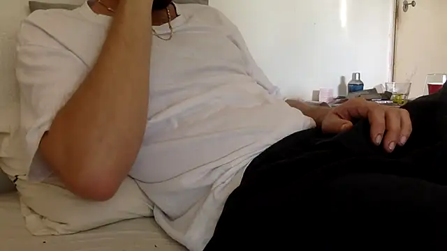 Snapshot of BADGUY2021 chatting on 11.02.25 BADGUY2021 online show from 11.02.25