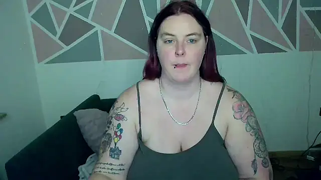 Snapshot of JoyceKyra91 chatting on 01.05.25 JoyceKyra91 online show from 01.05.25