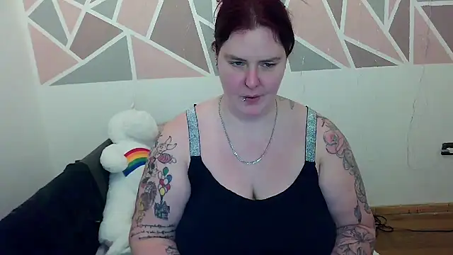 Snapshot of JoyceKyra91 chatting on 02.06.25 JoyceKyra91 online show from 02.06.25