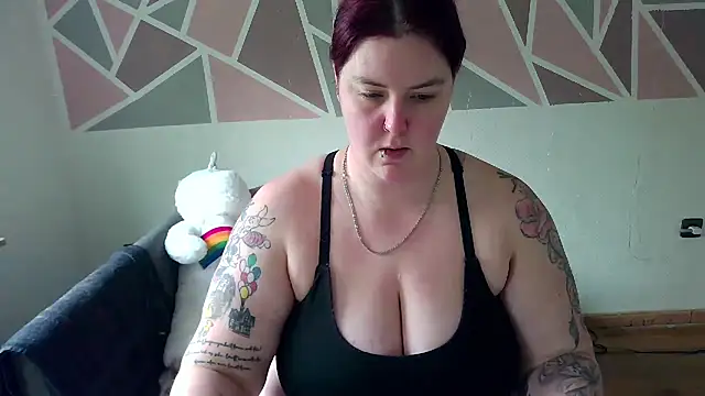 Snapshot of JoyceKyra91 chatting on 02.15.25 JoyceKyra91 online show from 02.15.25