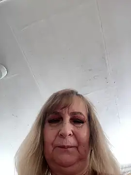 Snapshot of Irina2909@xh chatting on 02.19.26 Irina2909xh online show from 02.19.26