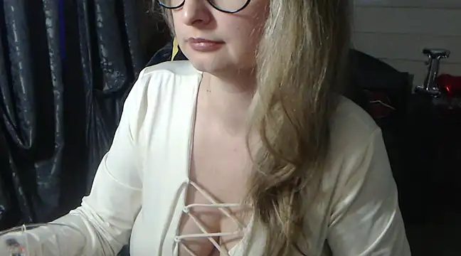 RubiLakros online show from 03.10.25