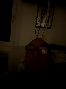 Snapshot of curcuro chatting on 11.02.25 curcuro online show from 11.02.25