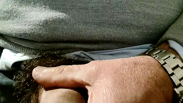 Snapshot of curcuro chatting on 12.17.25 curcuro online show from 12.17.25