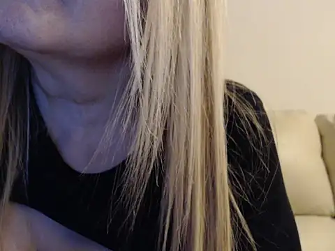 Snapshot of Tathiana chatting on 02.25.26 Tathiana online show from 02.25.26