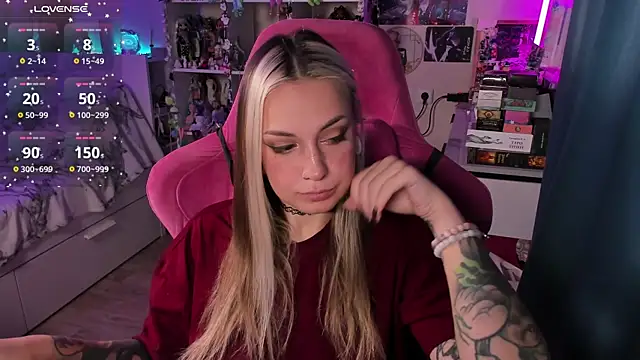 ChloeKohaku online show from 11.23.25