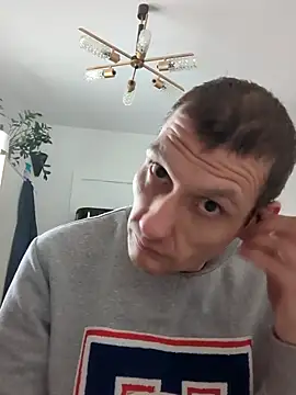 maciej online show from 12.14.25