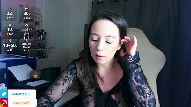 Snapshot of Hotenza69 chatting on 11.30.25 Hotenza69 online show from 11.30.25