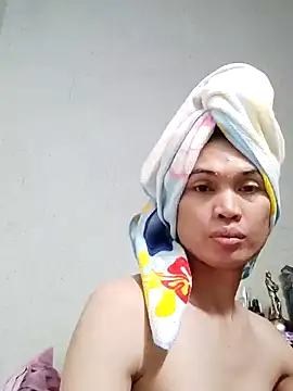 QueenSoreal online show from 02.14.25