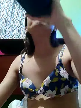 Snapshot of QueenSoreal chatting on 02.15.26 QueenSoreal online show from 02.15.26