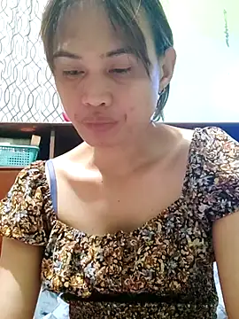 Snapshot of QueenSoreal chatting on 02.21.26 QueenSoreal online show from 02.21.26