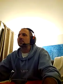 Snapshot of verylargecock chatting on 09.18.25 verylargecock online show from 09.18.25