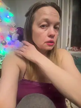 Snapshot of Susanel chatting on 03.21.25 Susanel online show from 03.21.25