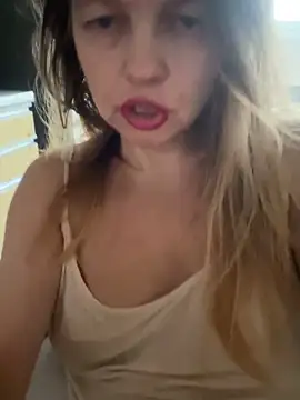 Snapshot of Susanel chatting on 10.26.25 Susanel online show from 10.26.25